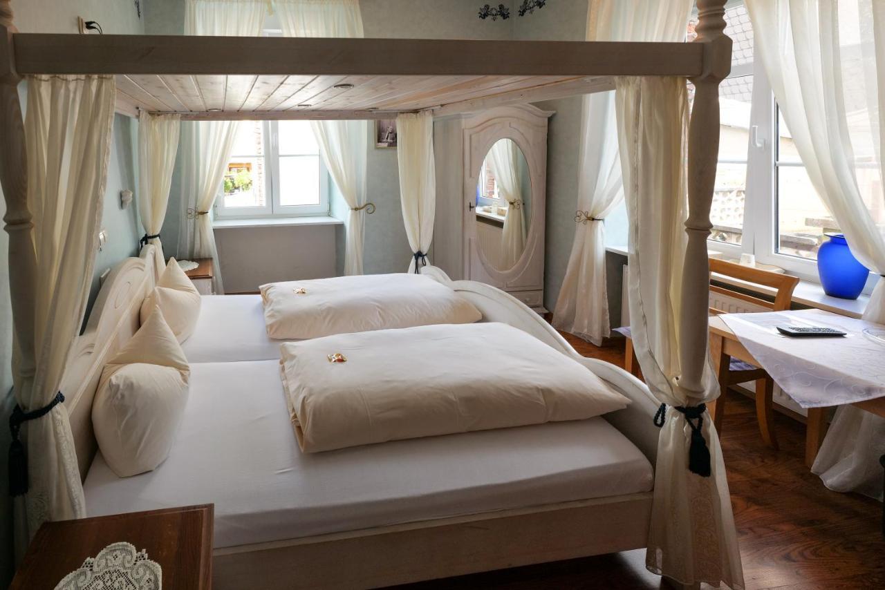 Hotel Alte Buergermeisterei Ediger-Eller Ngoại thất bức ảnh