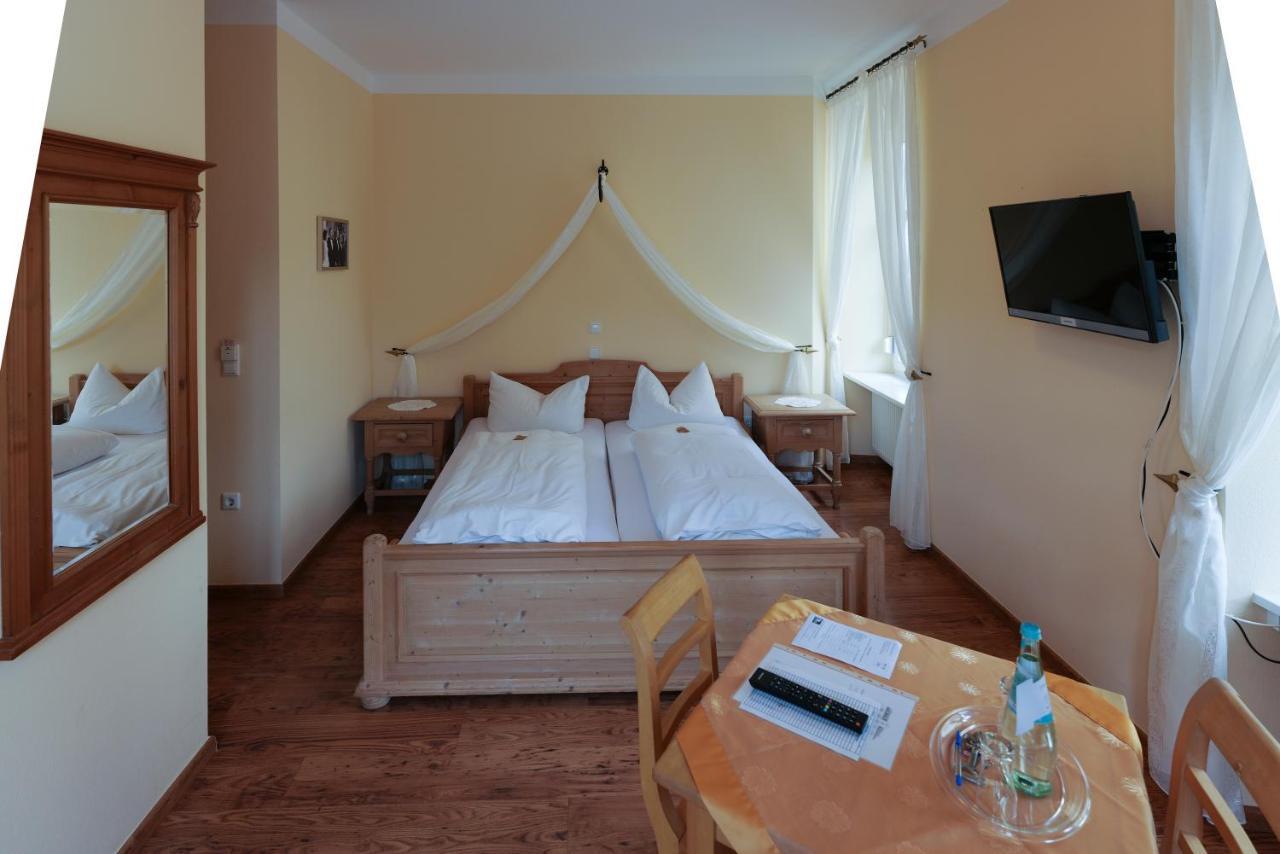 Hotel Alte Buergermeisterei Ediger-Eller Ngoại thất bức ảnh