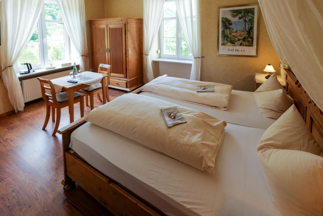 Hotel Alte Buergermeisterei Ediger-Eller Ngoại thất bức ảnh