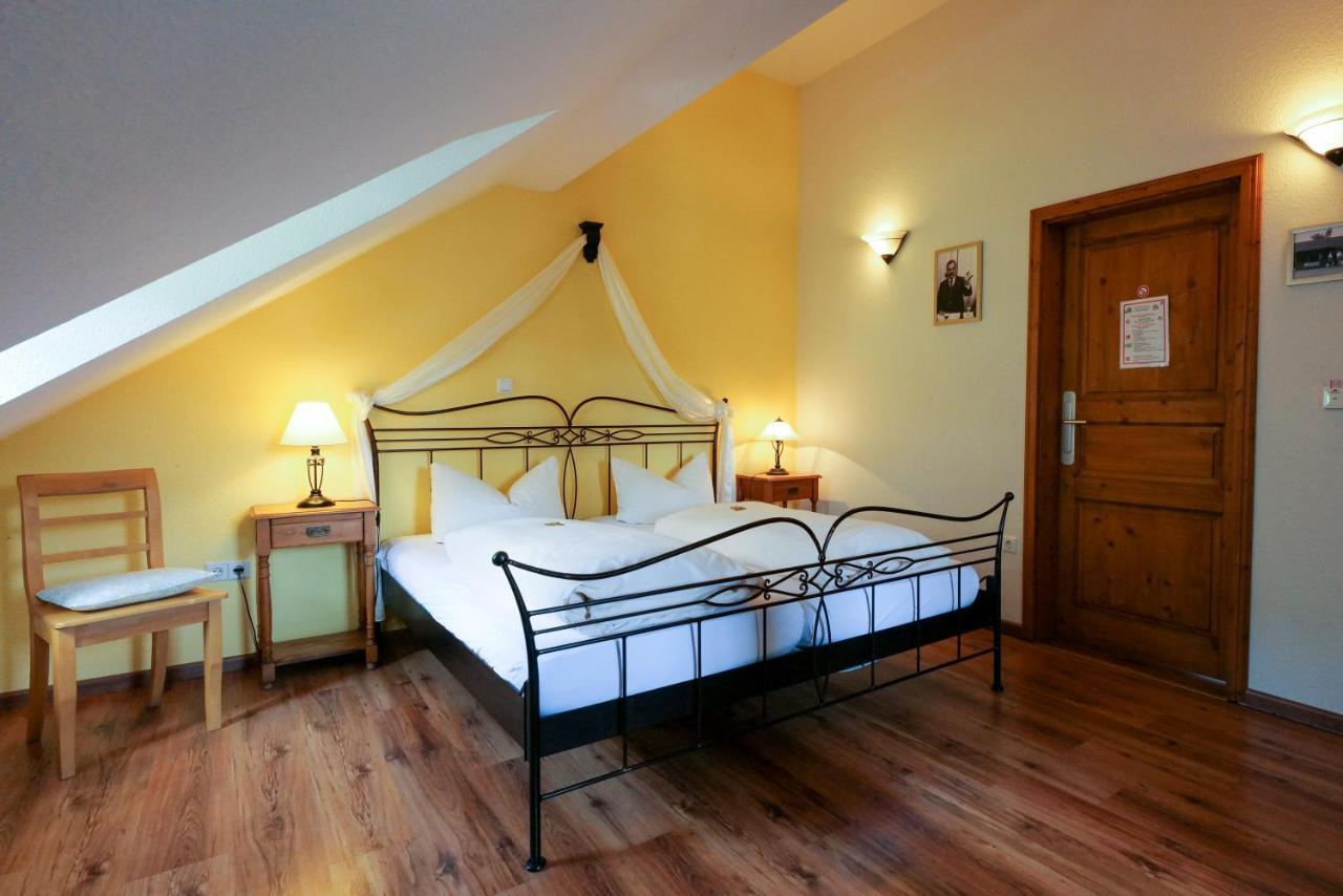 Hotel Alte Buergermeisterei Ediger-Eller Ngoại thất bức ảnh