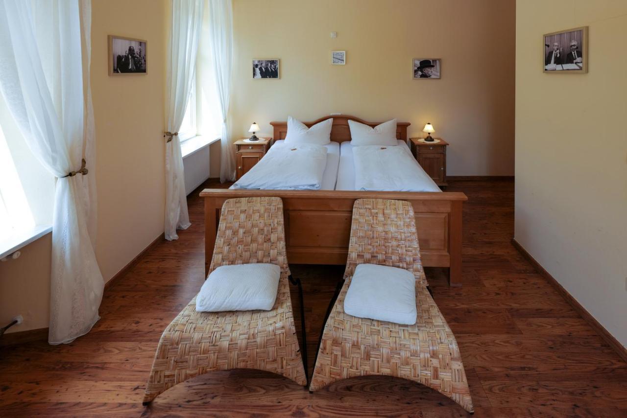 Hotel Alte Buergermeisterei Ediger-Eller Ngoại thất bức ảnh